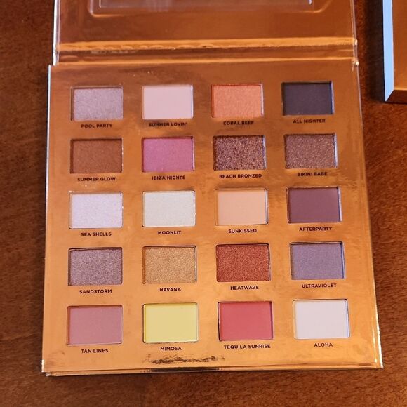 ICONIC 20 Eyeshadow Palette Gold Browns Pinks Matte & Metallic Sunset To Sunrise - Picture 2 of 7